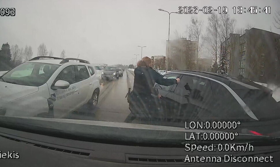 gaudynes-rokiskyje-beglys-suzalojo-policininke