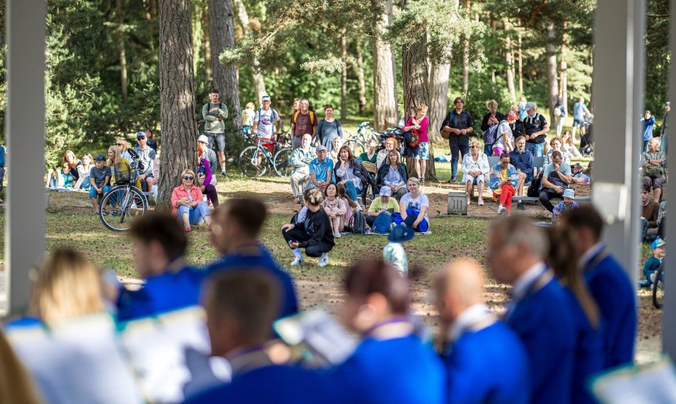 Palangos orkestras vėl kviečia į nemokamus koncertus Birutės parke