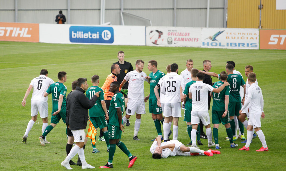 Konfliktas tarp futbolininkų