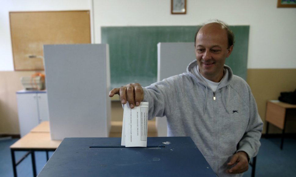Bosnijos serbai sekmadienį balsuoja referendume dėl to, ar minėti savo „nacionalinę šventę“.