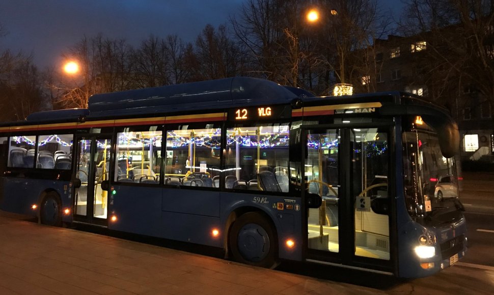 Klaipėdos autobusai pasipuošė Kalėdoms