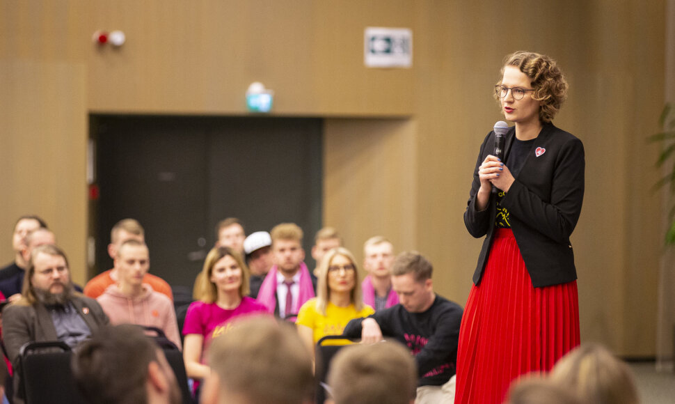 Aušrinė Armonaitė