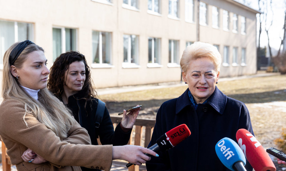 Dalia Grybauskaitė balsavo antrajame savivaldos rinkimų ture