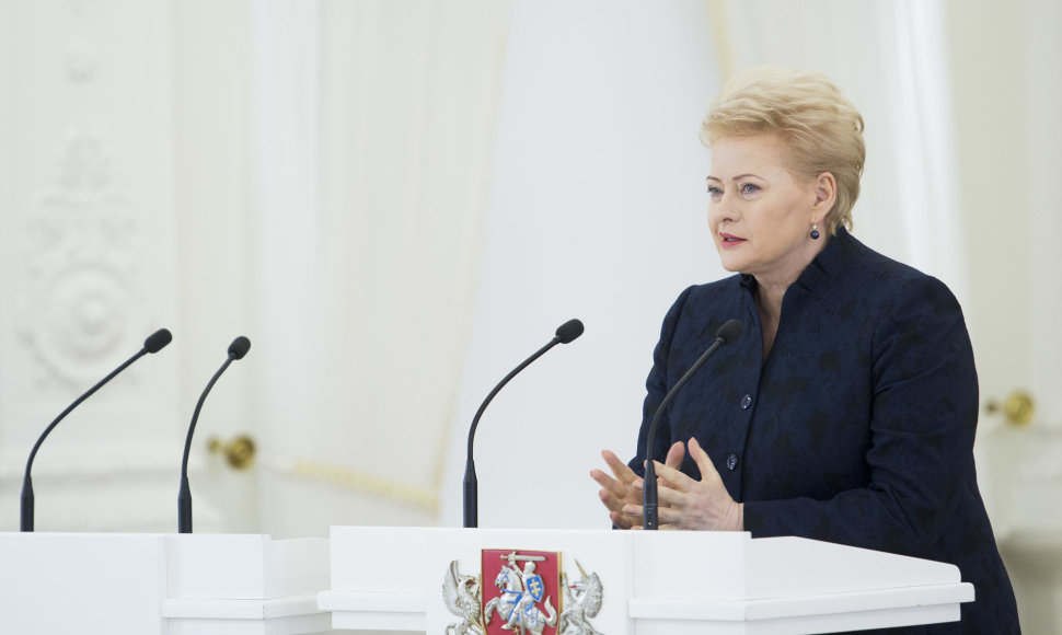 Prezidentė Dalia Grybauskaitė pasveikino ir ordino „Už nuopelnus Lietuvai“ medaliu apdovanojo daugiavaikes motinas
