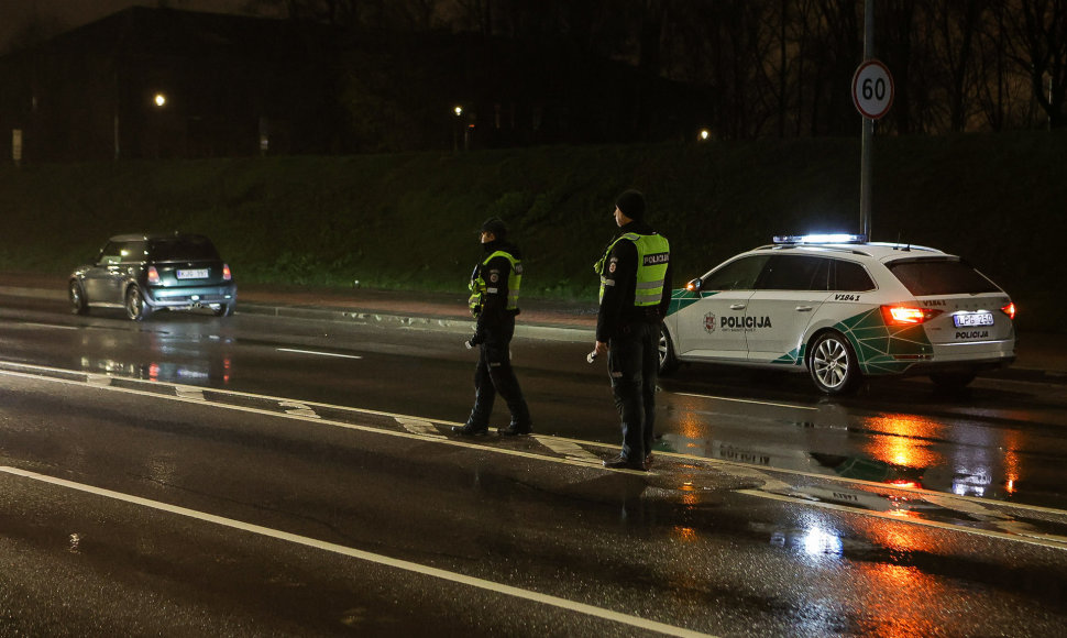 Naktinis kelių policijos reidas