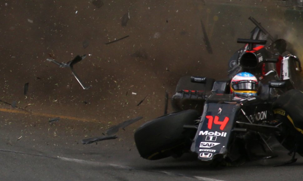 Fernando Alonso ir Estebano Gutierrezo avarija Australijos GP 