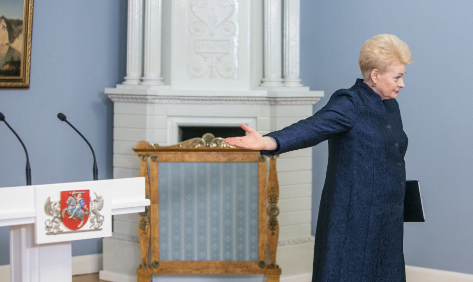 Prezidentė Dalia Grybauskaitė spaudos konferencijos metu