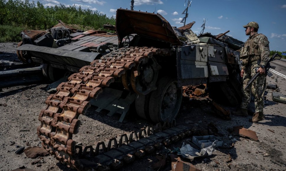 Sunaikintas rusų tankas prie Robotynės