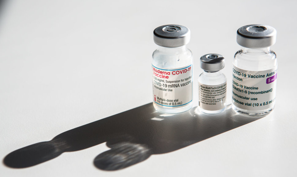 „Moderna“, „Pfizer/BioNTech“ ir „AstraZeneca“ vakcinos