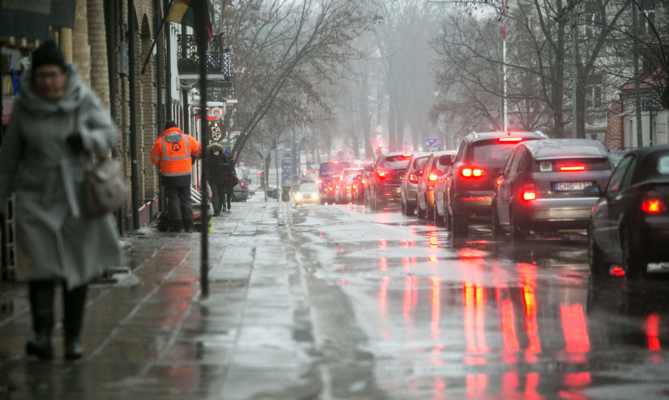 Vilniuje ketvirtadienio rytą labai slidu