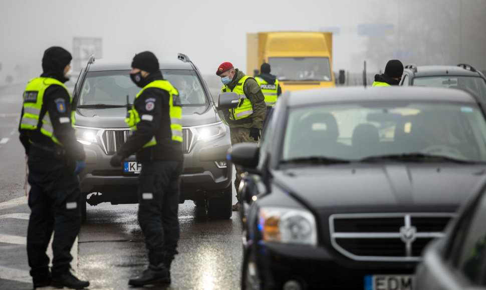 Stacionarus policijos kontrolės postas