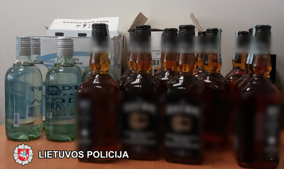 Vairuotojas turėjo prisikrovęs alkoholinių gėrimų, tačiau negalėjo pagrįsti jo įsigijimo aplinkybių.