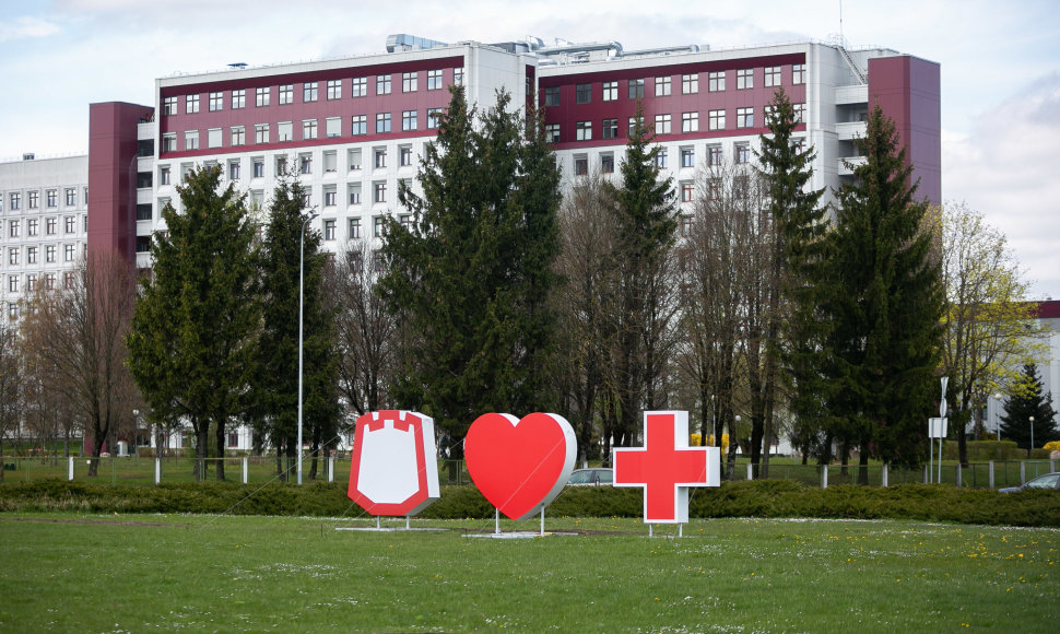 Padėkos medikams ženklas prie Santaros klinikų