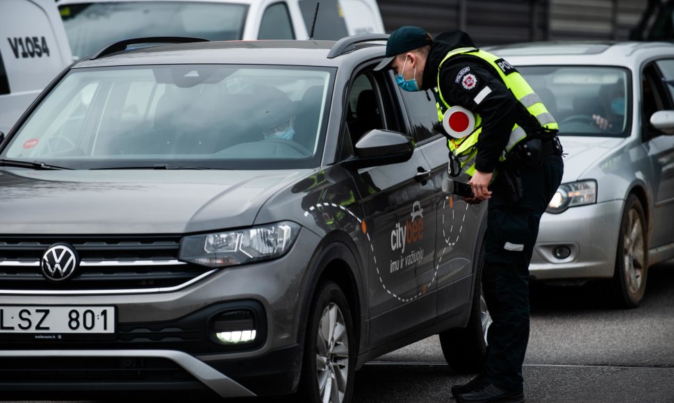 Kontrolės postas kelyje Kaunas - Vilnius