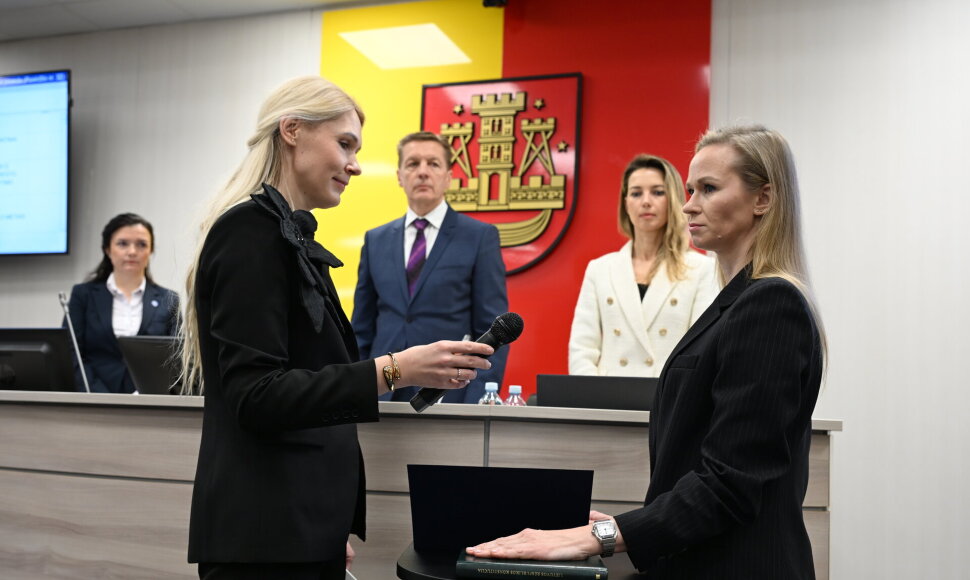 Prisiekė nauja tarybos narė &ndash; Aistė Jermolajeva