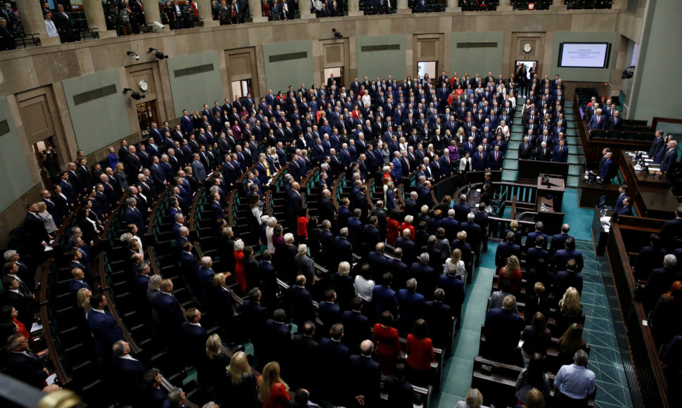 Lenkijos parlamentas pradėjo savo pirmąjį posėdį po rinkimų