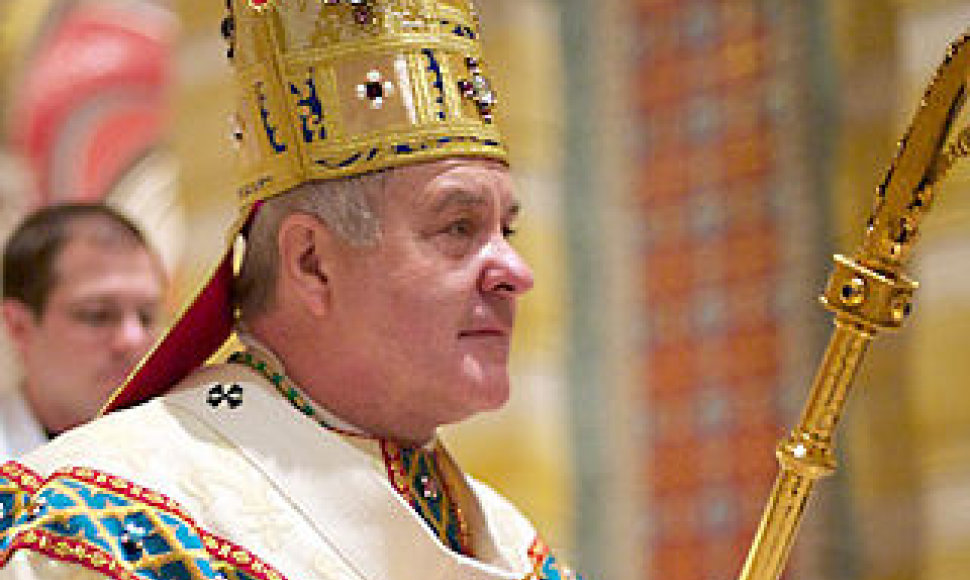 Arkivyskupas Robertas Carlsonas
