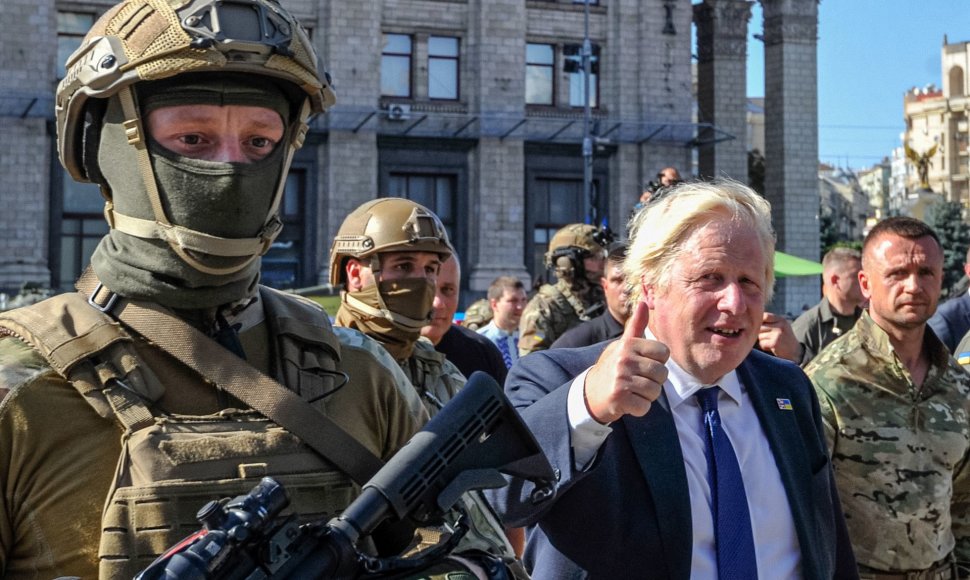 Borisas Johnsonas atvyko į Kyjivą paminėti Ukrainos nepriklausomybės dienos