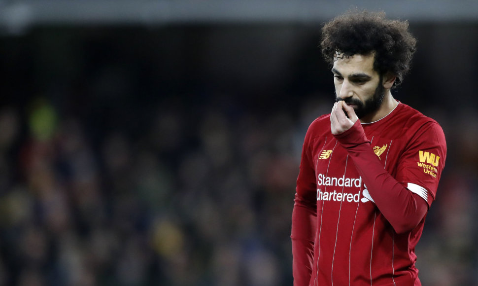 M.Salahas ir kiti „Liverpool“ futbolininkai nuliūdę po netikėto pralaimėjimo „Watford“ komandai.