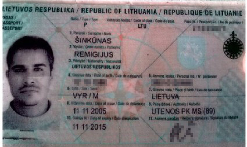 Rusijos propagandistų paskelbto suklastoto paso nuotrauka.