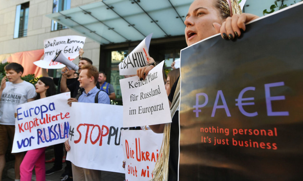 Protestas prieš Rusijos grąžinimą į ETPA Kijeve