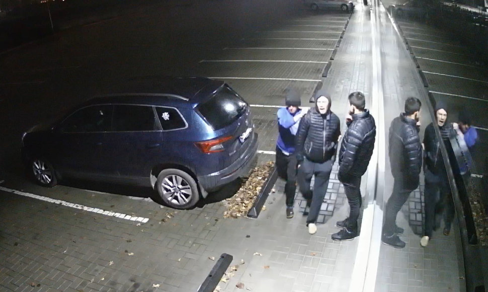 Apgadintos BMW tyrime Kauno policijos ieškomi asmenys
