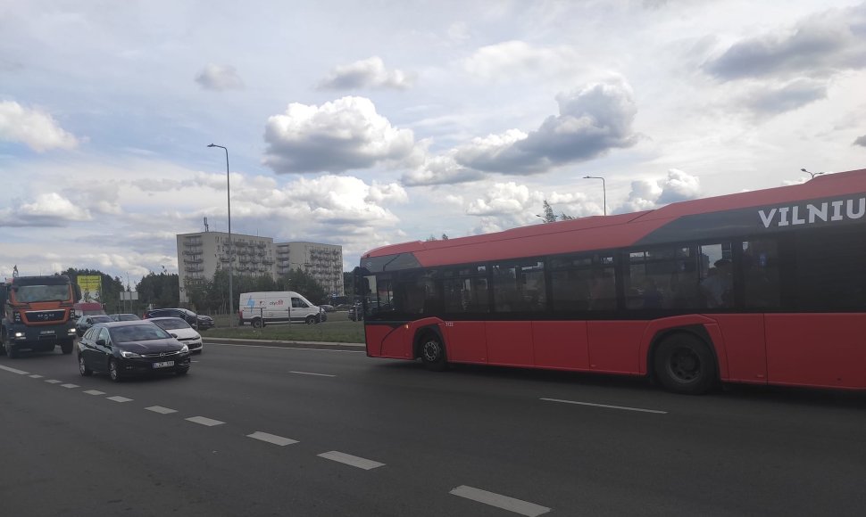 Autobuso manevrai Pilaitės prospekte