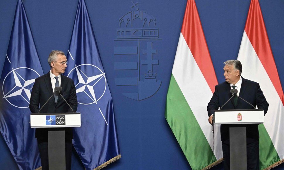 NATO vadovas Jensas Stoltenbergas ir Vengrijos ministras pirmininkas Viktoras Orbanas