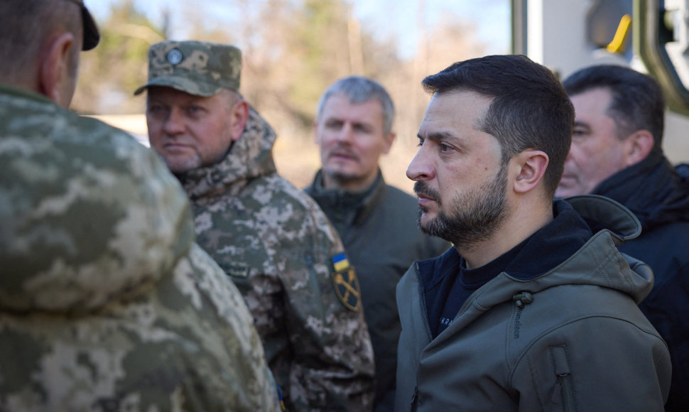 Ukrainos prezidentas Volodymyras Zelenskis ir Ginkluotųjų pajėgų vadas Valerijus Zalužnas