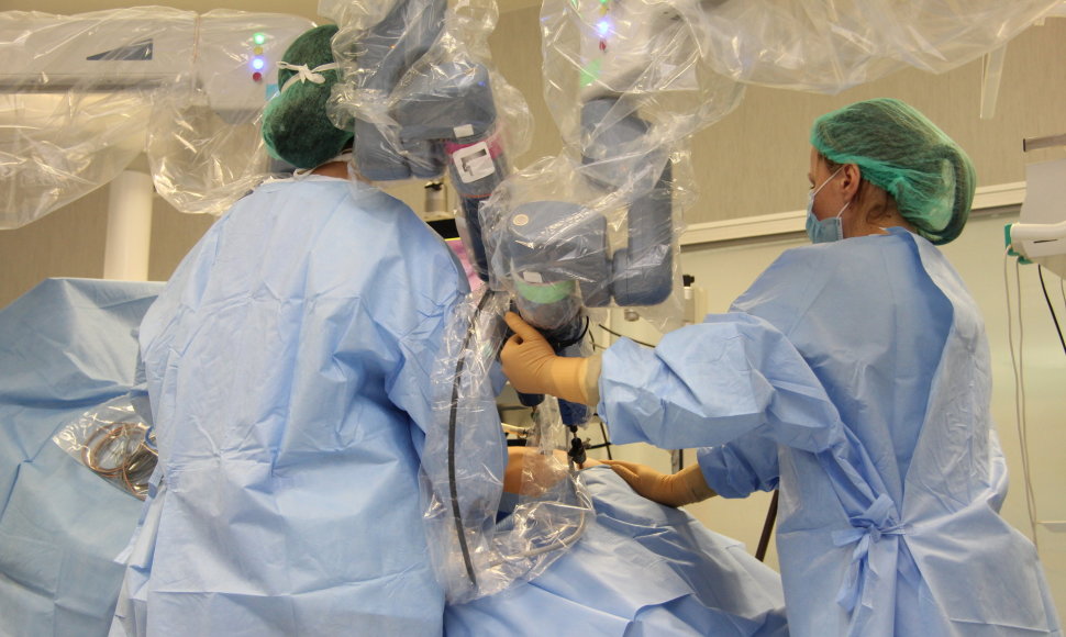 Klaipėdos universiteto ligoninė atlikta tūkstantoji robotinė operacija