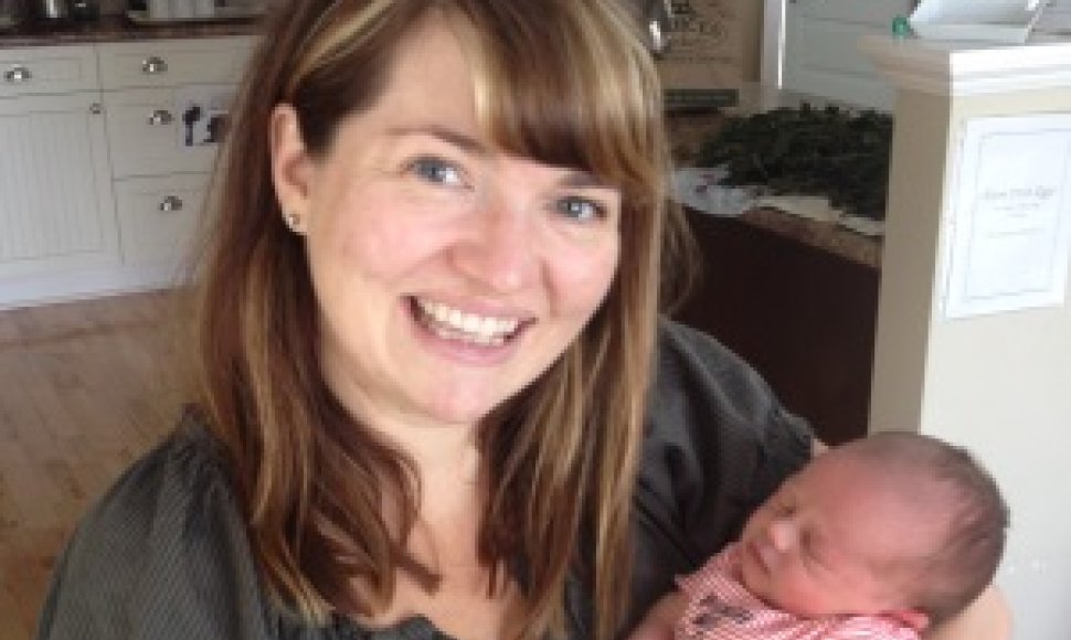 Adrienne Rowsome su kūdikiu