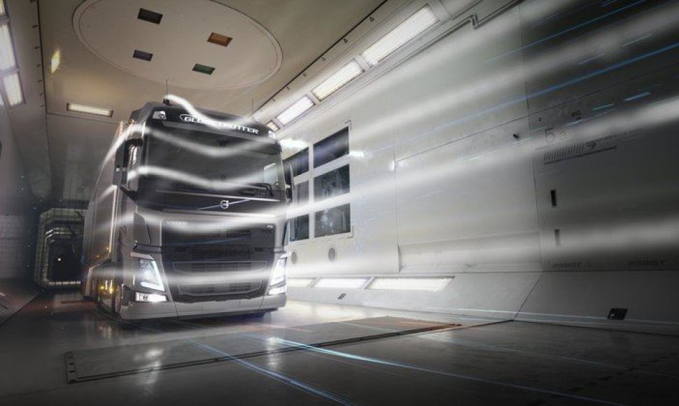 Sunkvežimių aerodinamika yra tobulinama ir vėjo tuneliuose. (Volvo Trucks)