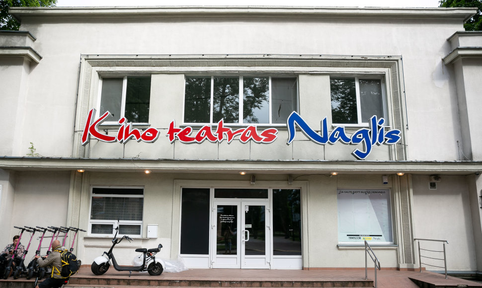 Renovacijai uždarytas kino teatras „Naglis“ Palangoje