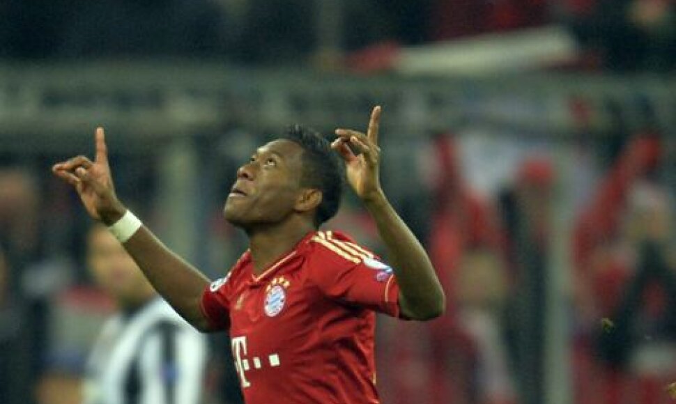 Davidas Alaba džiaugiasi įvarčiu.