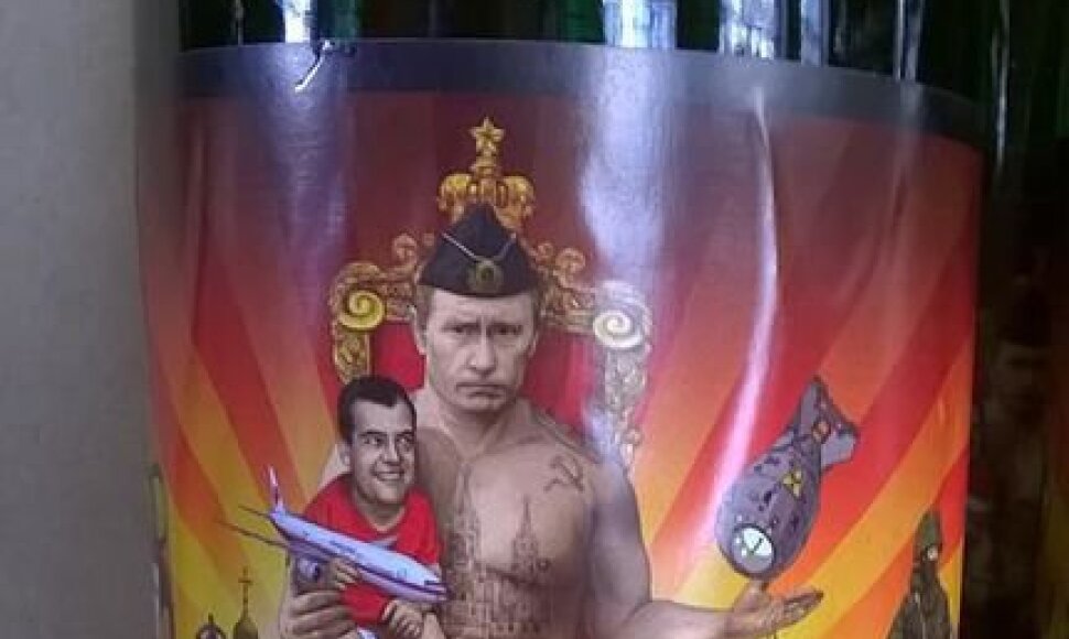 Lvove pasirodė alus su nuogo Vladimiro Putino atvaizdu.
