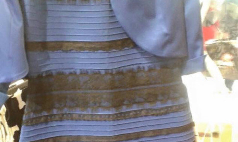 Kokios spalvos ši suknelė?