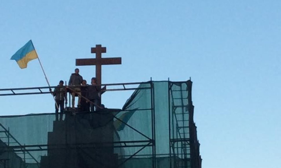 Kryžius vietoj Lenino paminklo Charkove