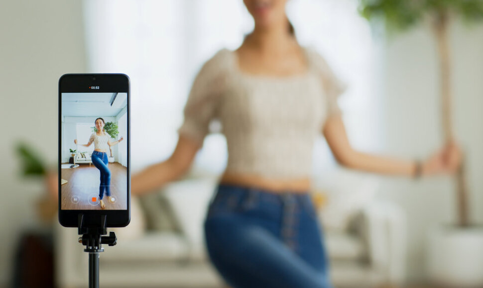 &bdquo;TikTok&ldquo; dažnai yra pagrindinis langas į pasaulį paaugliams