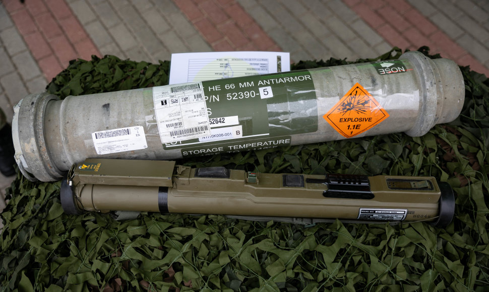 Vienkartiniai prieštankiniai granatsvaidžiai M72 LAW