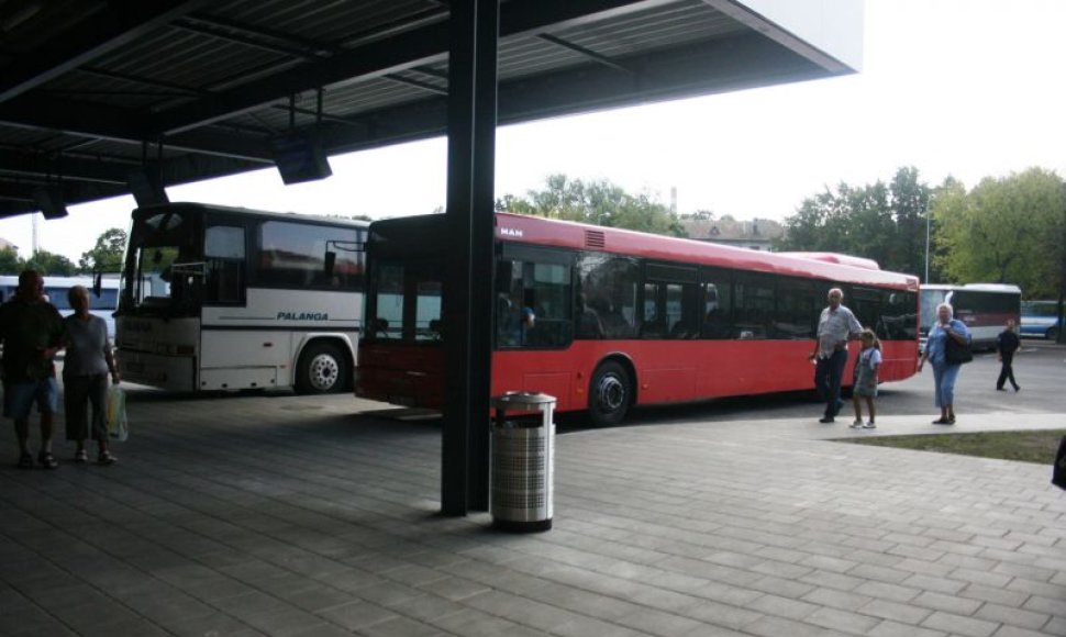 Iš naujosios Klaipėdos autobusų stoties jau vežami keleiviai.