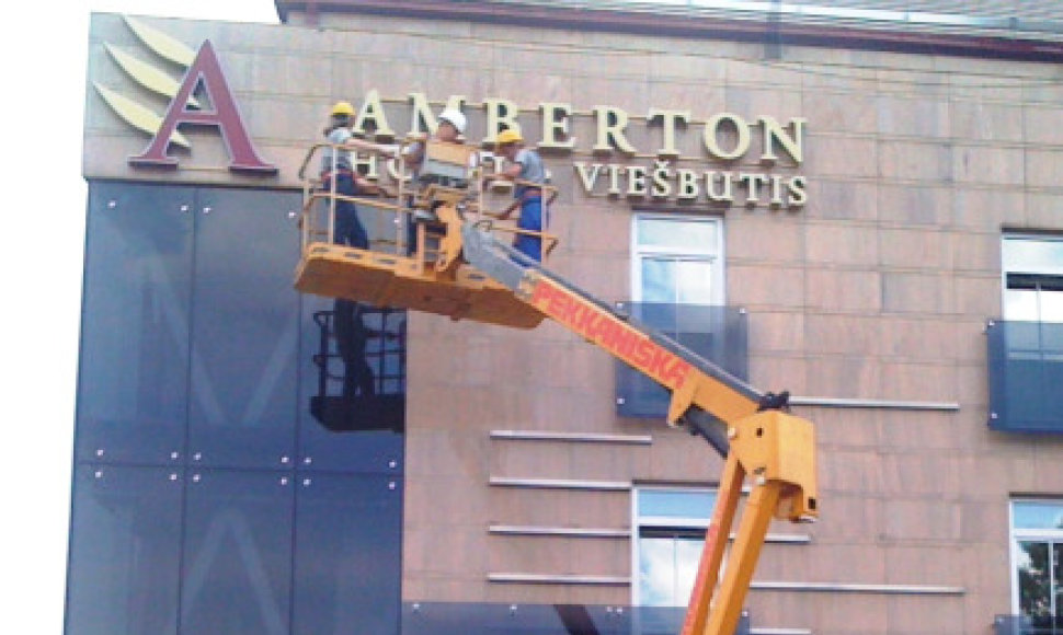 „Klaipėda“  tampa „Amberton“.