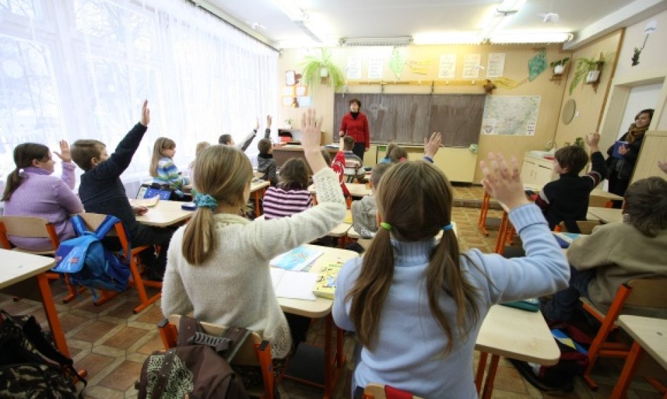 Vilniaus švietimo įstaigos nuo antradienio gali kreiptis į energetikus dėl šildymo įjungimo. 