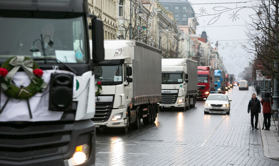 Protestuojantys vežėjai užplūdo Vilniaus centrą