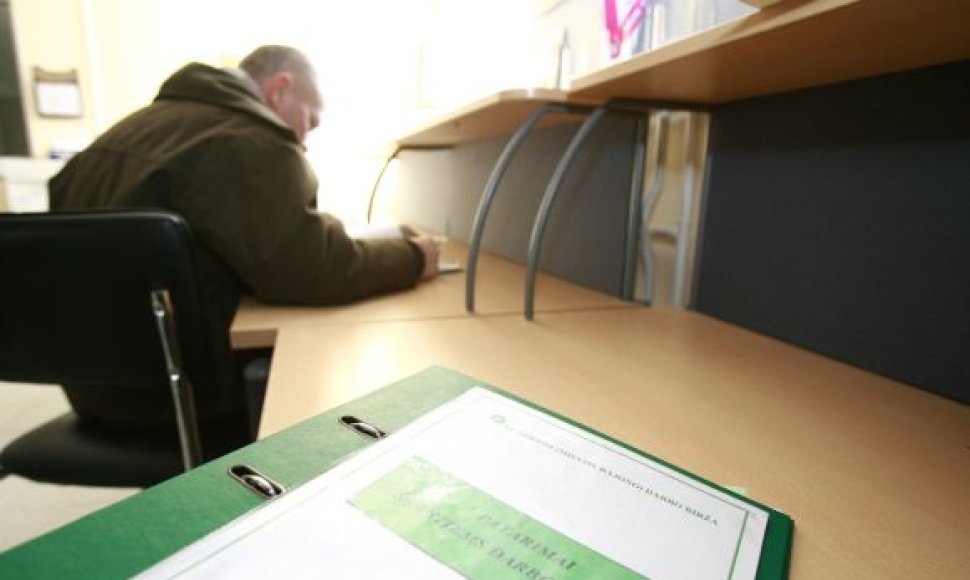 Klaipėdos darbo biržos klientų gretos perkopė 18 tūkst. ribą.