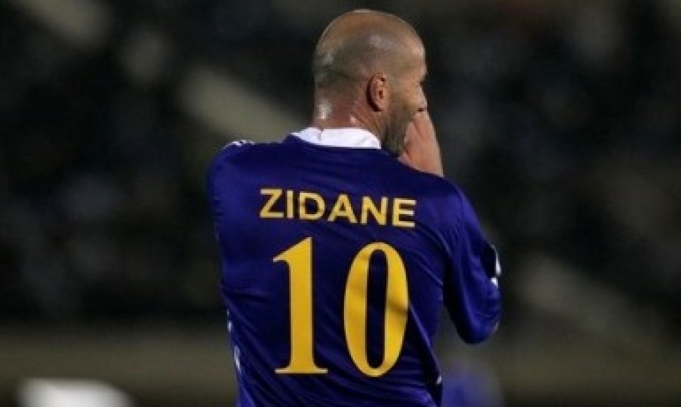 Z.Zidane užpyko ant buvusio kolegos, o dabar rašytojo.