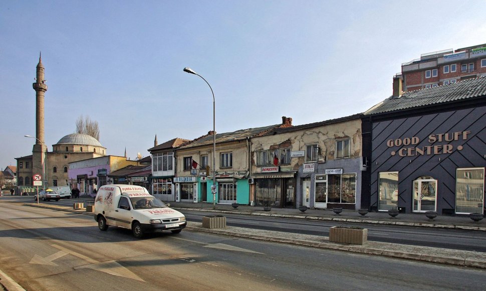 Gatvė Kosovo sostinėje Prištinoje