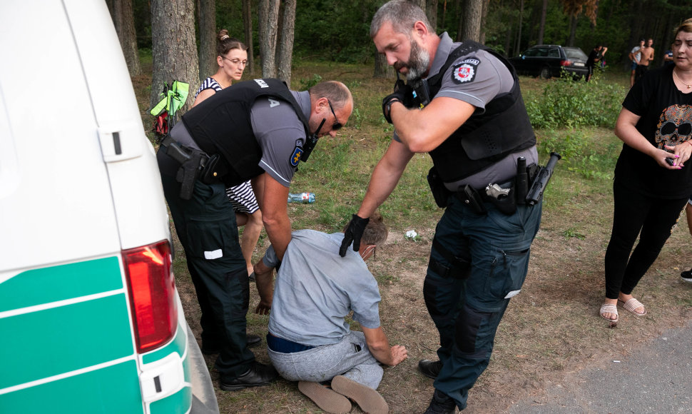 Gyventojų susirėmimas su policijos pareigūnais prie Rūdninkų poligono