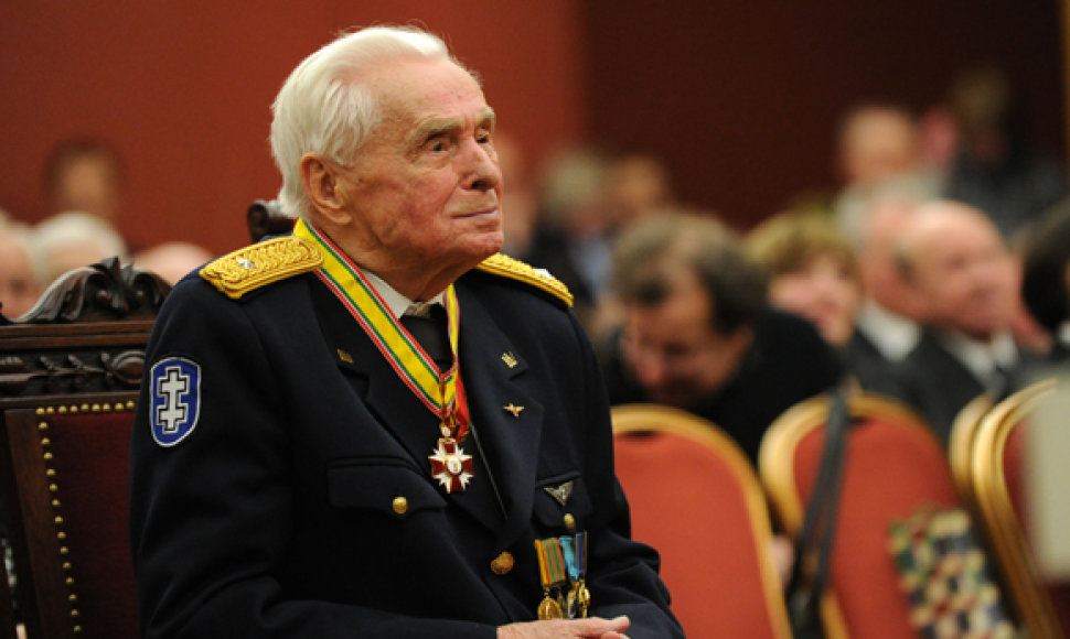 Viktoro Ašmensko 100 metų jubiliejaus paminėjimo akimirka Vilniaus rotušėje