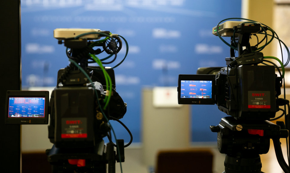 Vyriausybėje sumontuota įranga nuotolinių tiesioginių spaudos konferencijų transliavimui