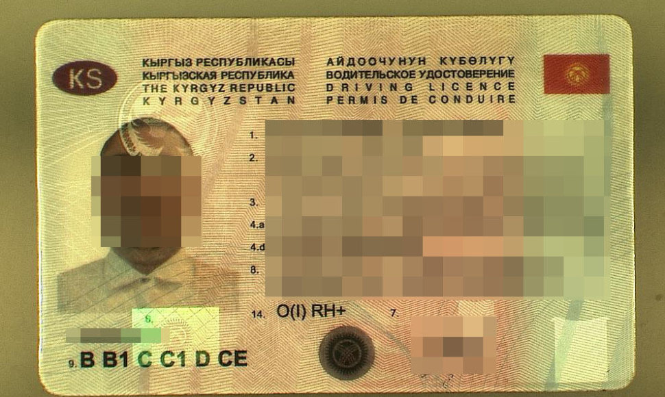Padirbtas Kirgizijos vairuotojo pažymėjimas